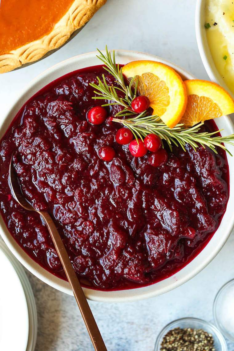 6Ingredient Maple Cranberry Sauce luvyourlifenaturally